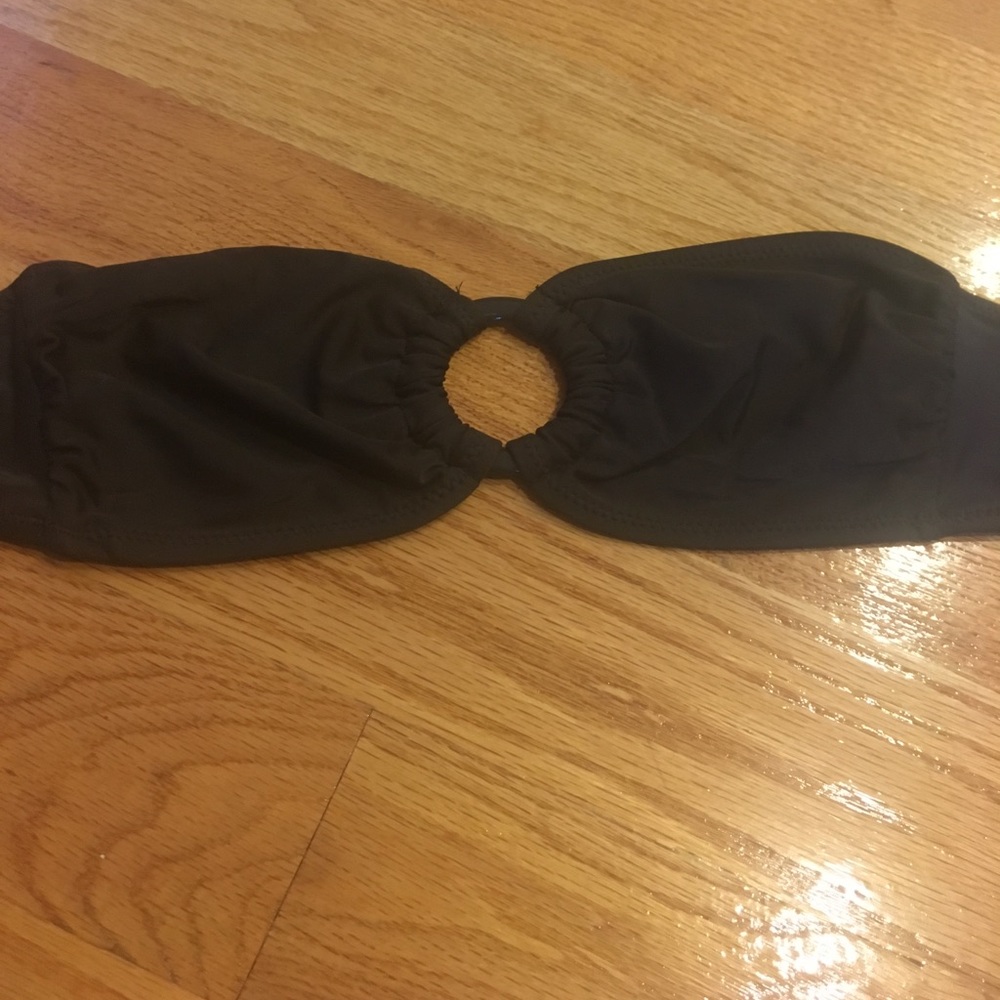 Of navy bikini top
