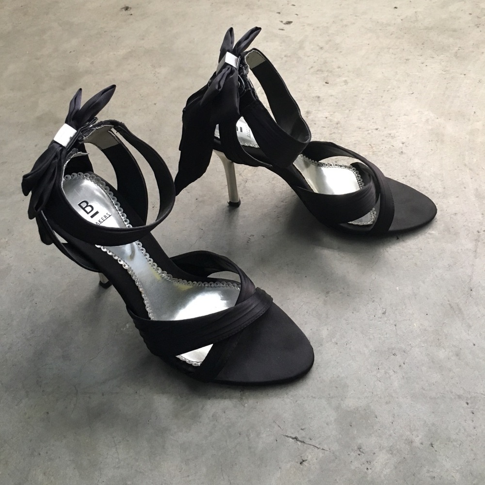 Bakers "Dutchess" Heels with bow