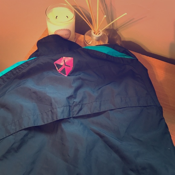 Unisex Barcelona Football Windbreaker - Picture 2 of 2