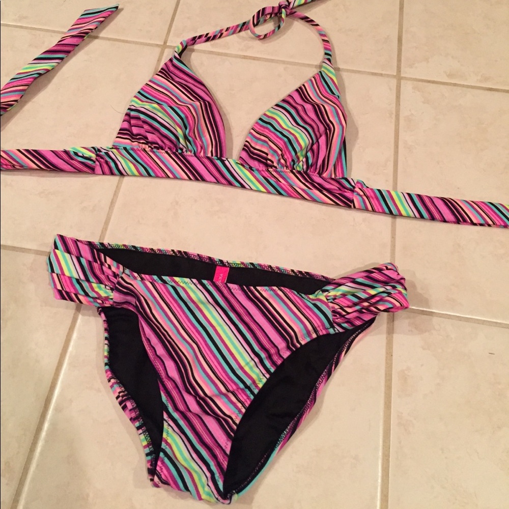 Victoria secret bikini - small top/medium bottom