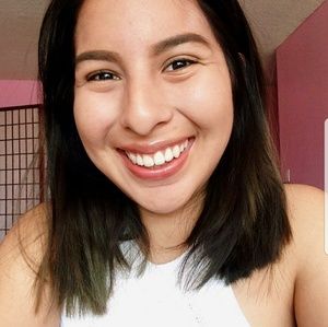 Meet your Posher, Cinthia