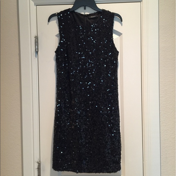 The perfect date night black dress - Picture 3 of 4