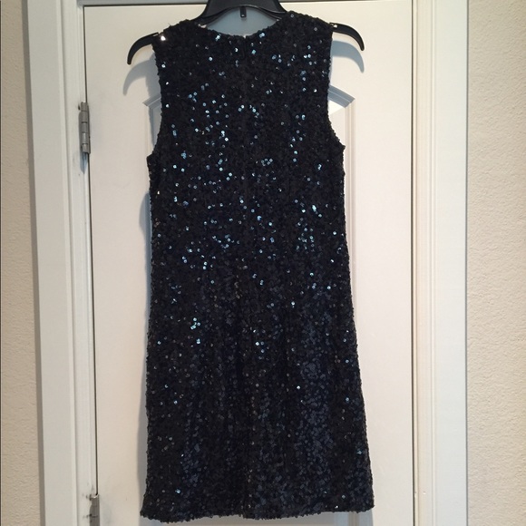 The perfect date night black dress - Picture 4 of 4