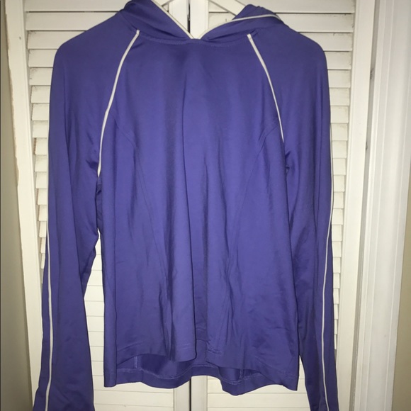 Sports pull over - Picture 1 of 2