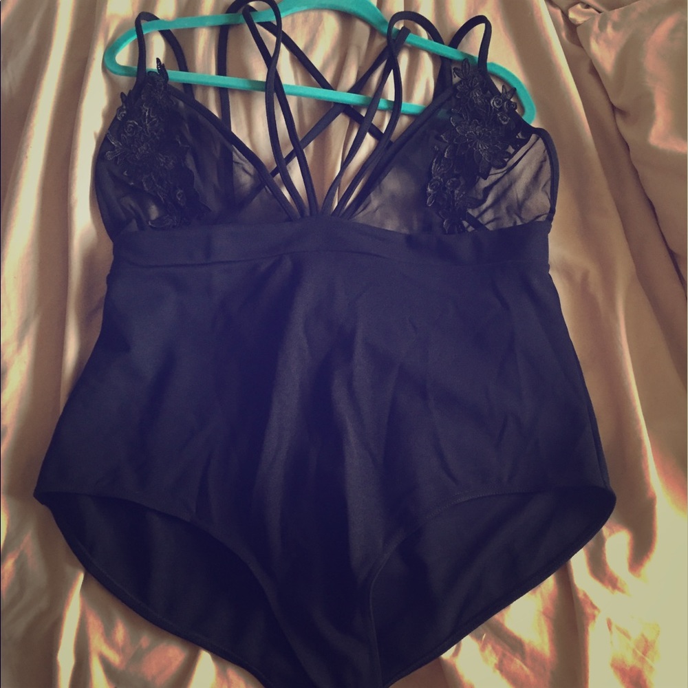 NWT boohoo Plus Size Lace Appliqué Bodysuit 2X