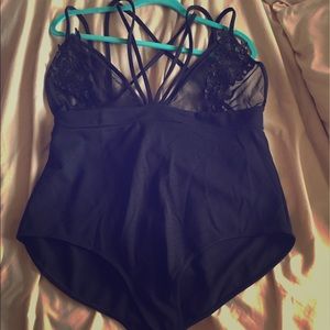 NWT boohoo Plus Size Lace Appliqué Bodysuit 2X