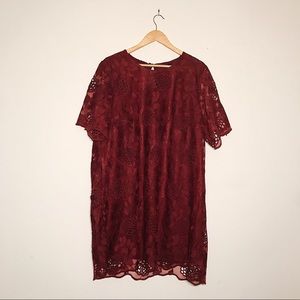 Plus size shift dress in crochet lace