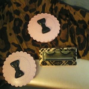 Set of lashes, Tarte Goddess Lashes