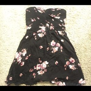 Kimchi Blue strapless floral dress