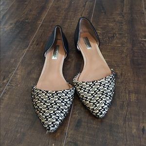 Point toe flats