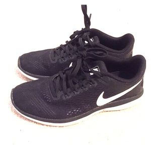Nike tennis shoes