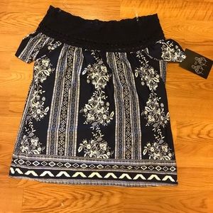 Too that can be worn multiple ways