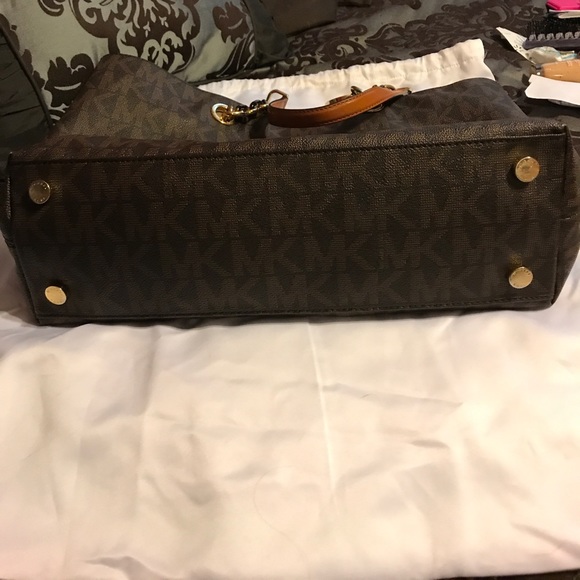 Michael Kors Tote - Picture 7 of 8