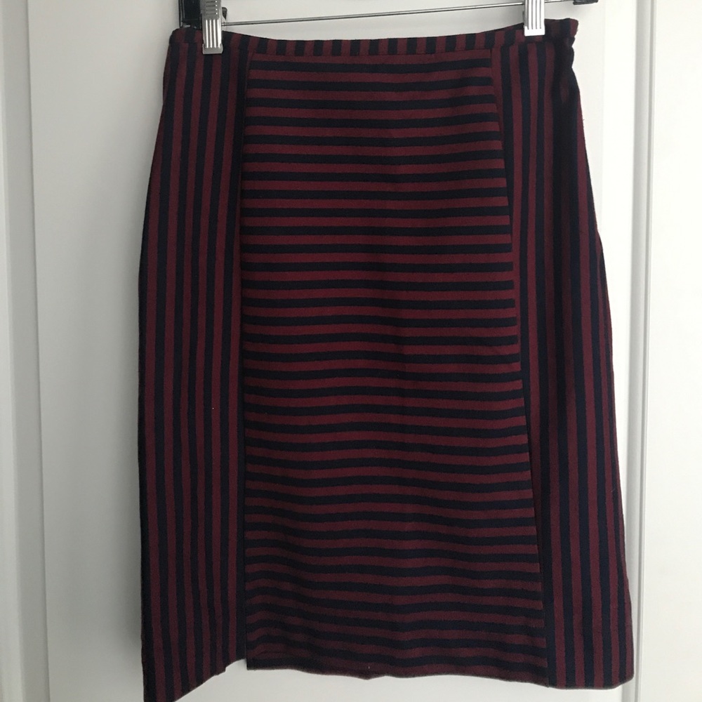 Merona burgandy\navy stripe skirt - size 6