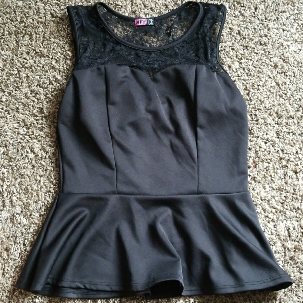 Black pulpum top