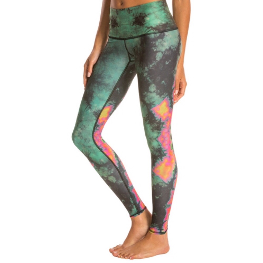 ⚡️eagle feather hot pant