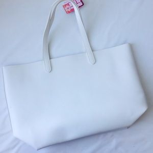 Bags - CHIC & SLEEK SPRING TOTE, NEW! Bags - CHIC & SLEEK SPRING TOTE, NEW!
