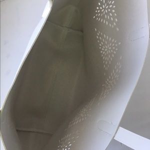Bags - CHIC & SLEEK SPRING TOTE, NEW! Bags - CHIC & SLEEK SPRING TOTE, NEW!
