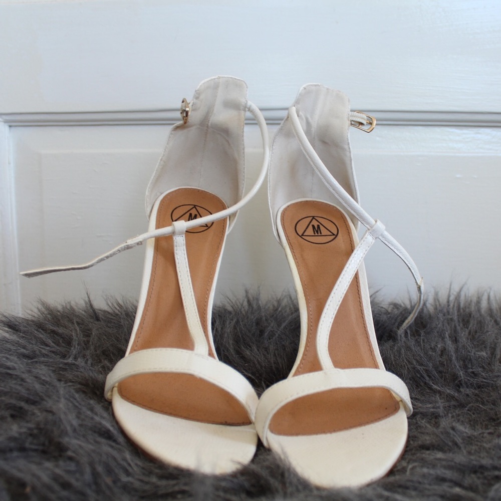 Cute white missguided heels for summer worn once!