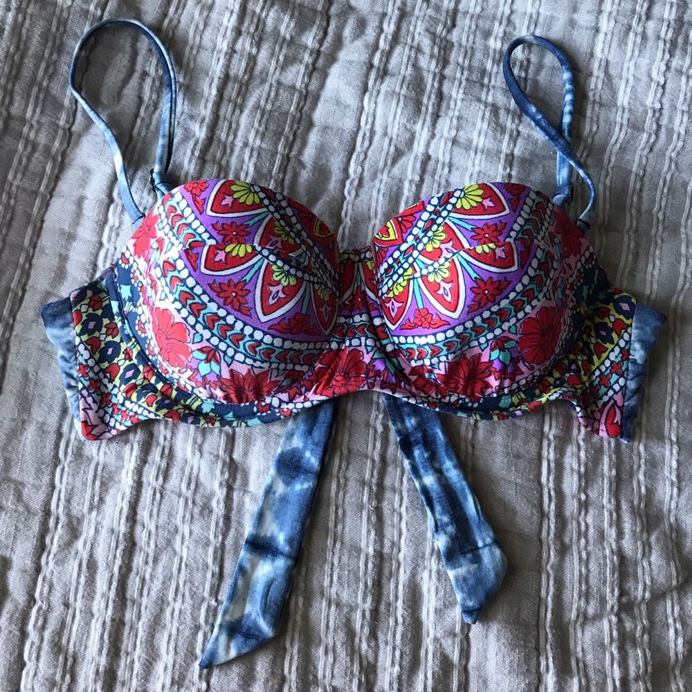 Brand-new billabong swimsuit top