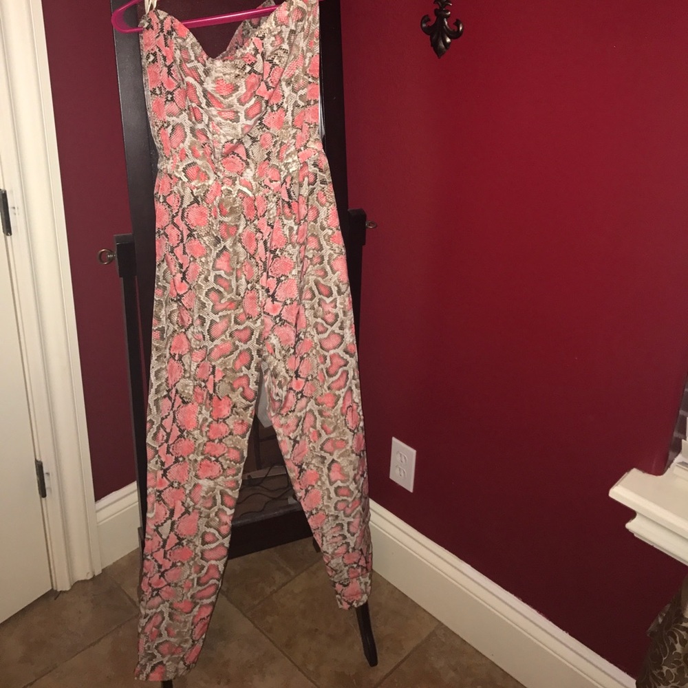 Jumpsuit - Picture 1 of 3