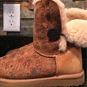 Women's size 8 uggs