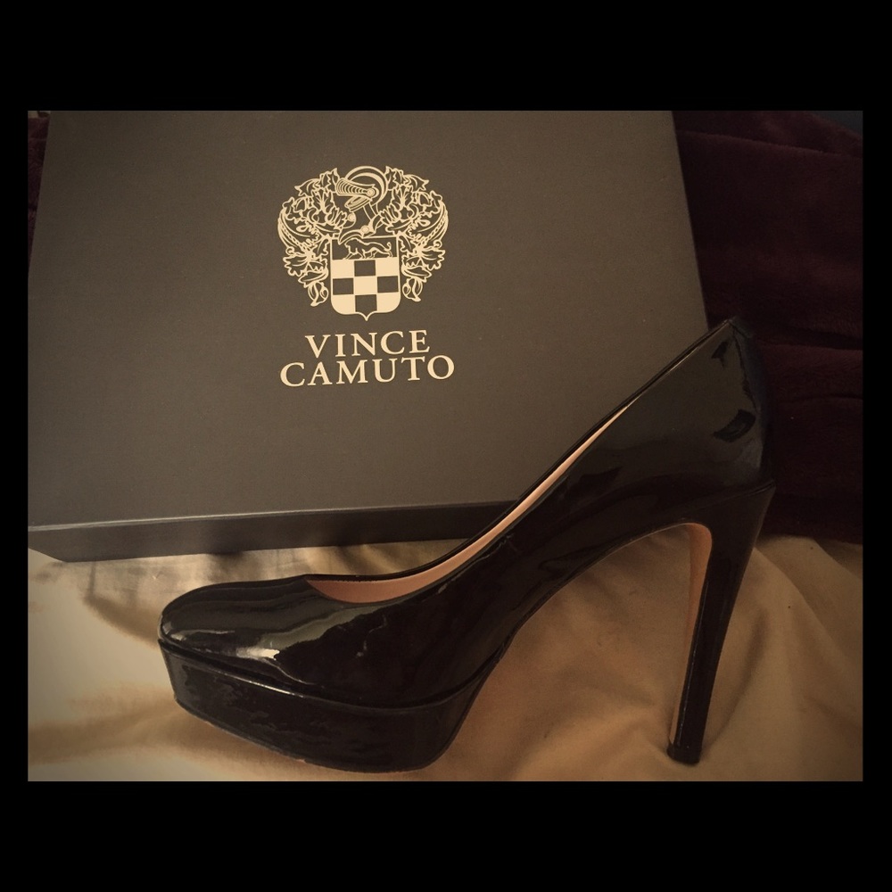 EUC Vince Camuto Patent Platform Pumps Size 6.5