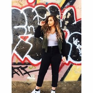 Meet your Posher, Mikayla