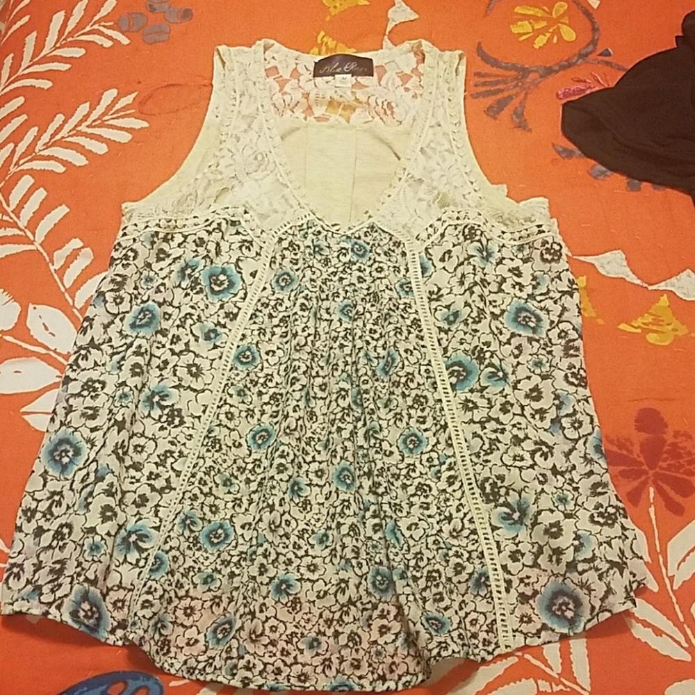 Lace detail flowy tank