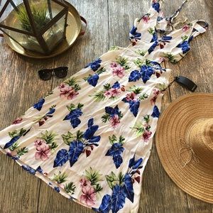 NWT Summer Floral Cutout Bodycon dress w/open back