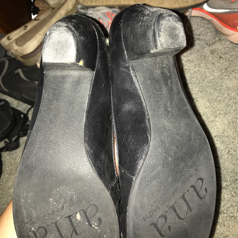 Low heals - Picture 3 of 3