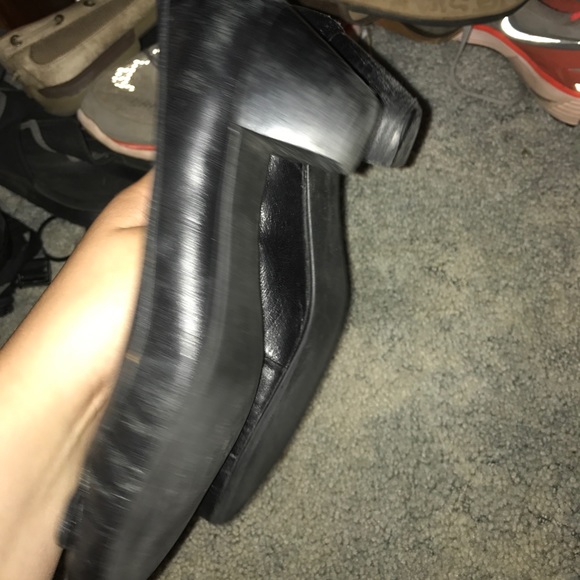 Low heals - Picture 2 of 3