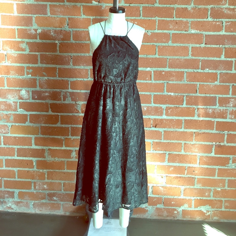 Open back lace midi dress