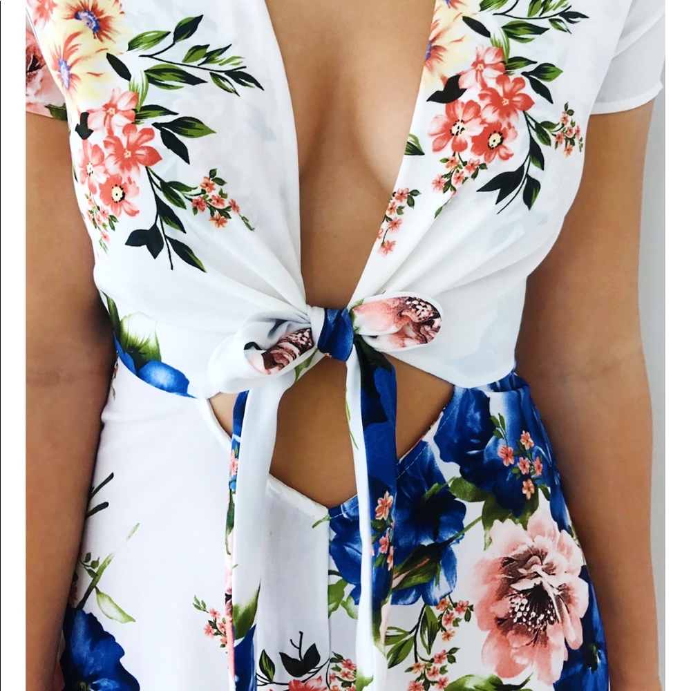 White Floral Cutout Romper - Picture 4 of 7