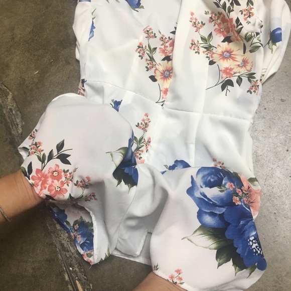 White Floral Cutout Romper - Picture 6 of 7