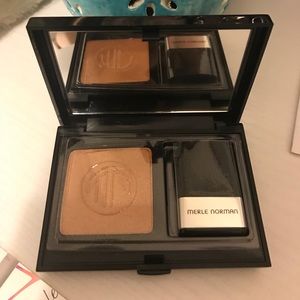 Mineral highlighter - Merle Norman