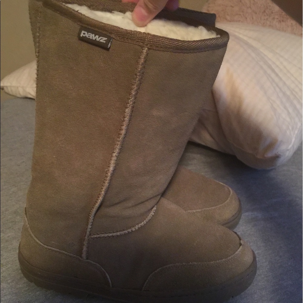 PAWZ boots