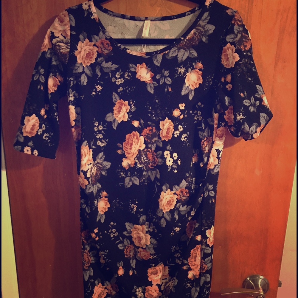 Pink Blush Navy Floral fitted maternity dress