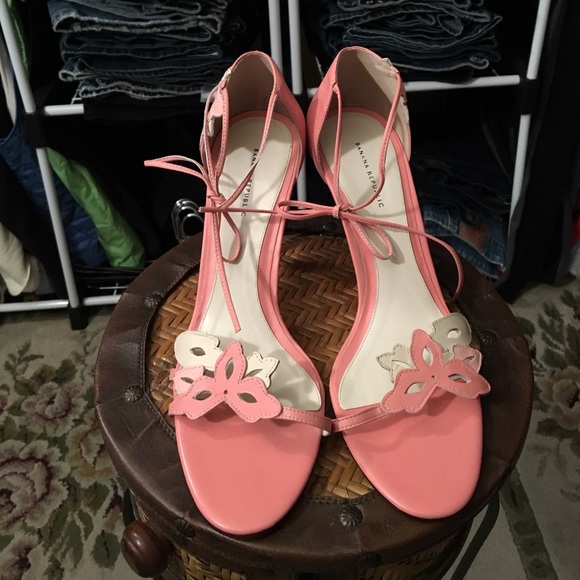 Banana Republic Ankle Strap Sandals - Picture 2 of 8