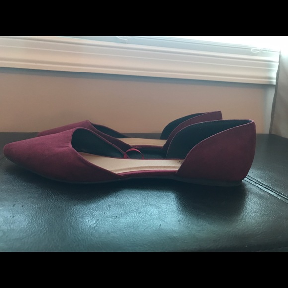 Maroon flats - Picture 3 of 3