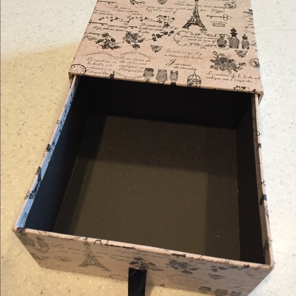 Box - Picture 3 of 4