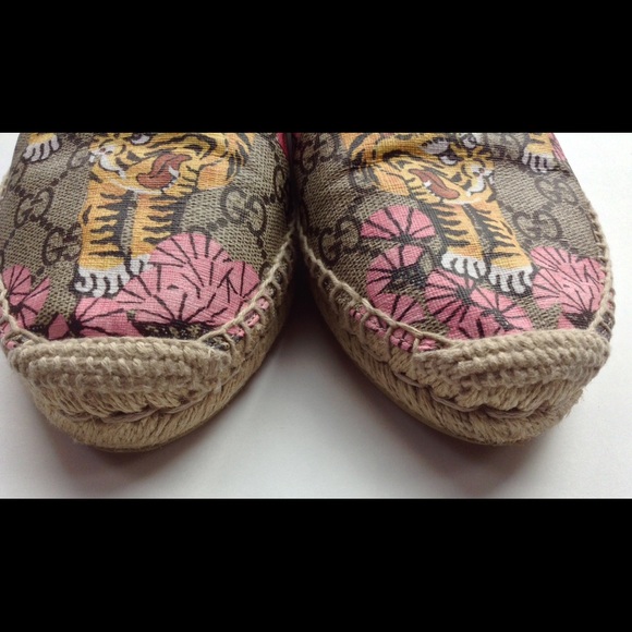 SOLD! Gucci Bengal 2017 Espadrilles Tiger Slide 37 - Picture 3 of 8