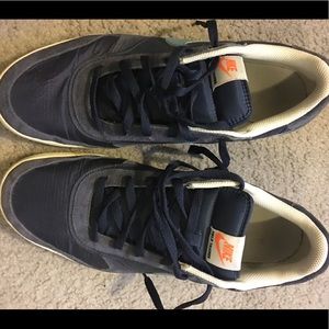 Men's Nike Field Trainer. Size 13