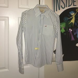 Hollister button down shirt (XS)