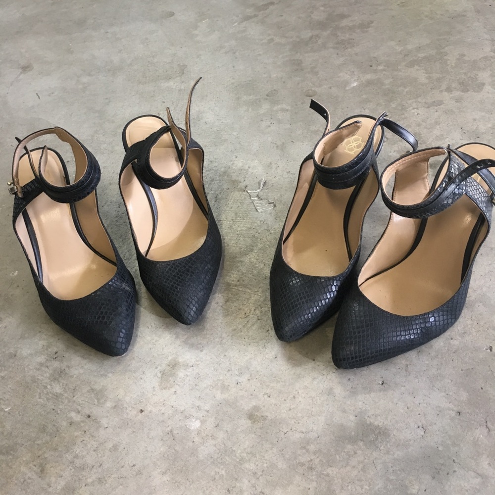 Ann Taylor Cut out Snake Heel