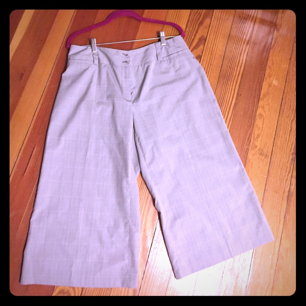 AB Studio size 12 two button wide leg capris