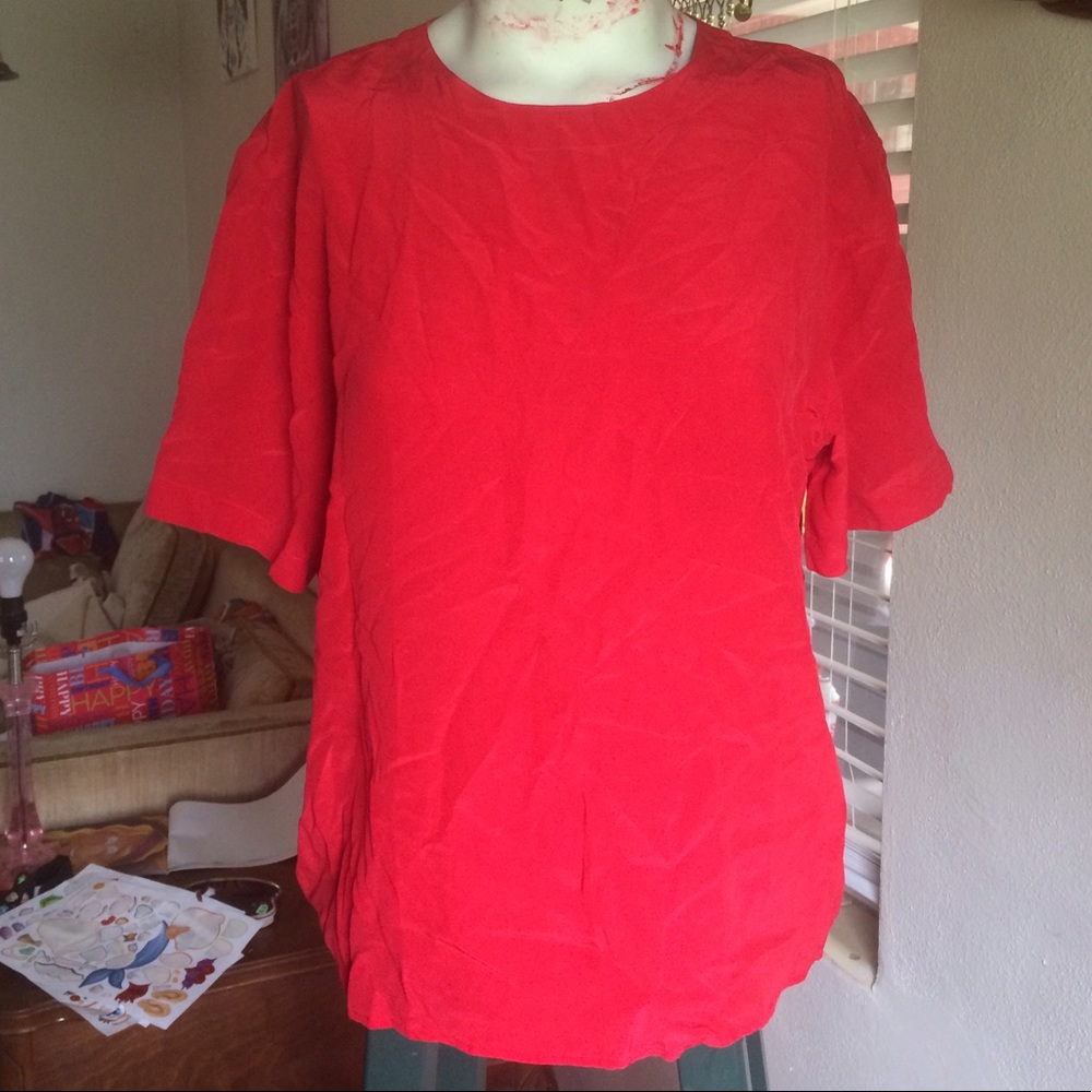 Red Silk Short-Sleeved Top