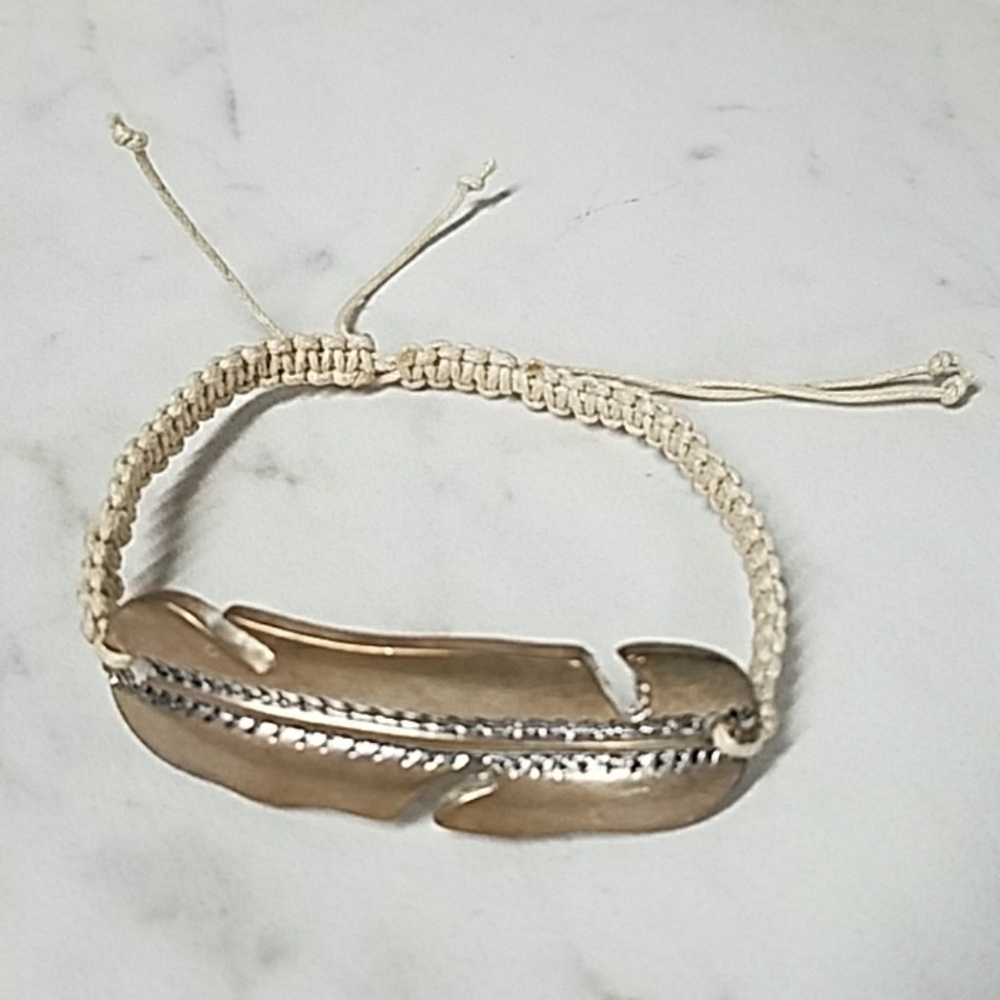 B530 Macrame Feather Adjustable Bracelet