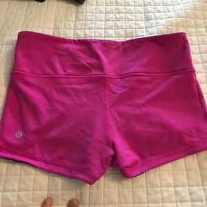 Good condition lulu shorts