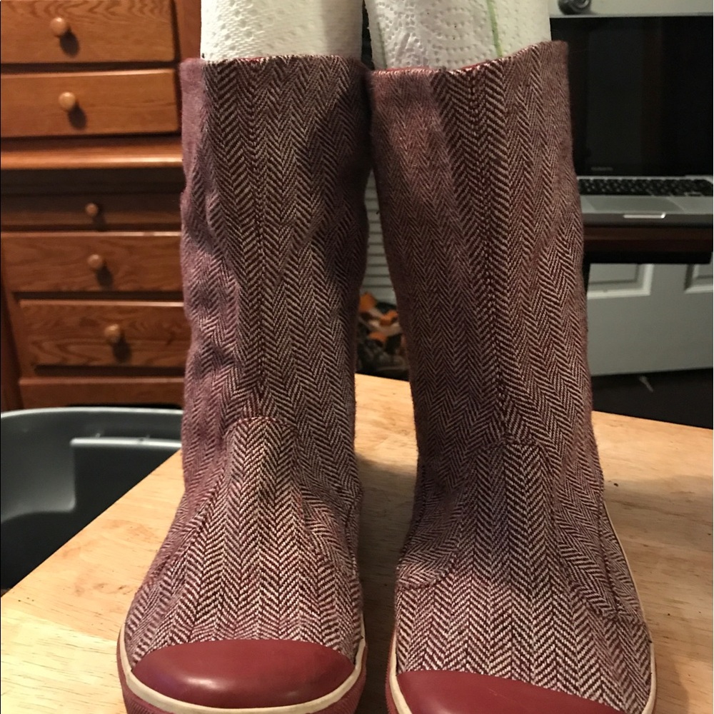 BAMBOO size 9 boots